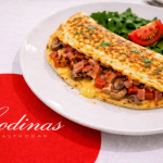 Omelette con bacon y champiñones